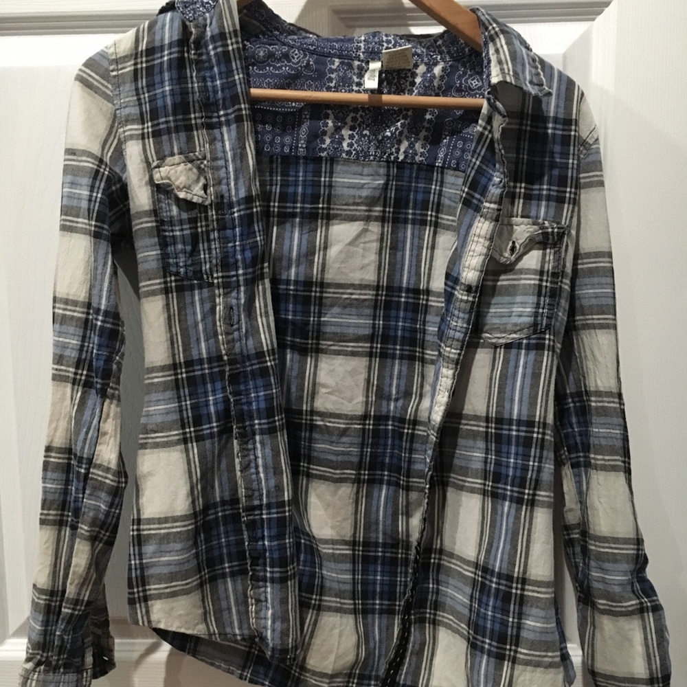 passport button down shirt size medium